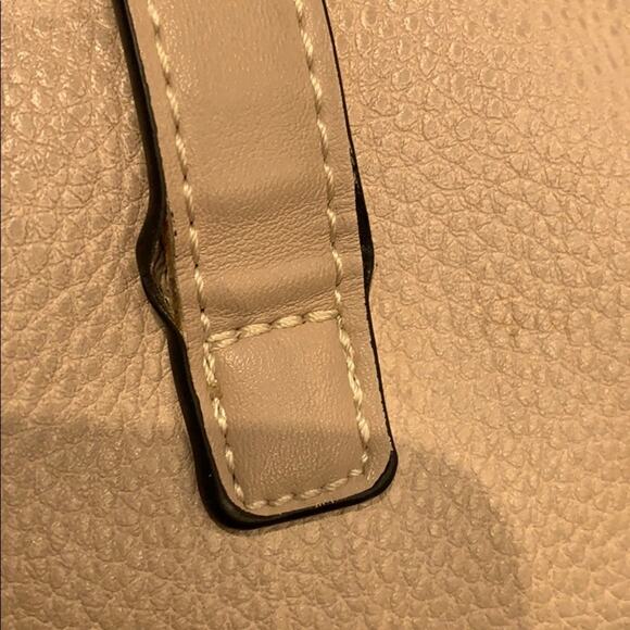 Simply Noelle Tan Gold Accent Faux Leather Short Strap Handbag w Lots of Pockets - Picture 4 of 6